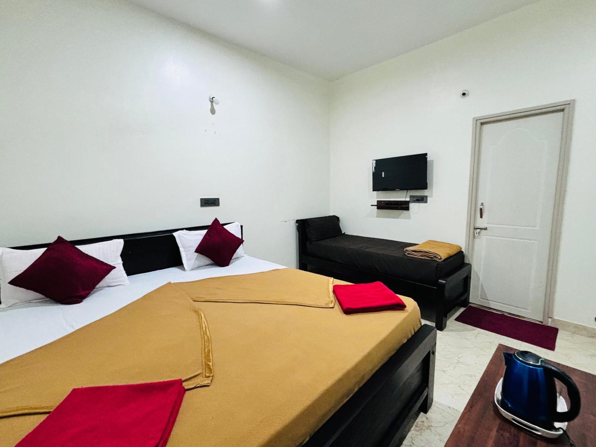 Sri Siri Lodge And Hotel Chikmagalūr Kültér fotó