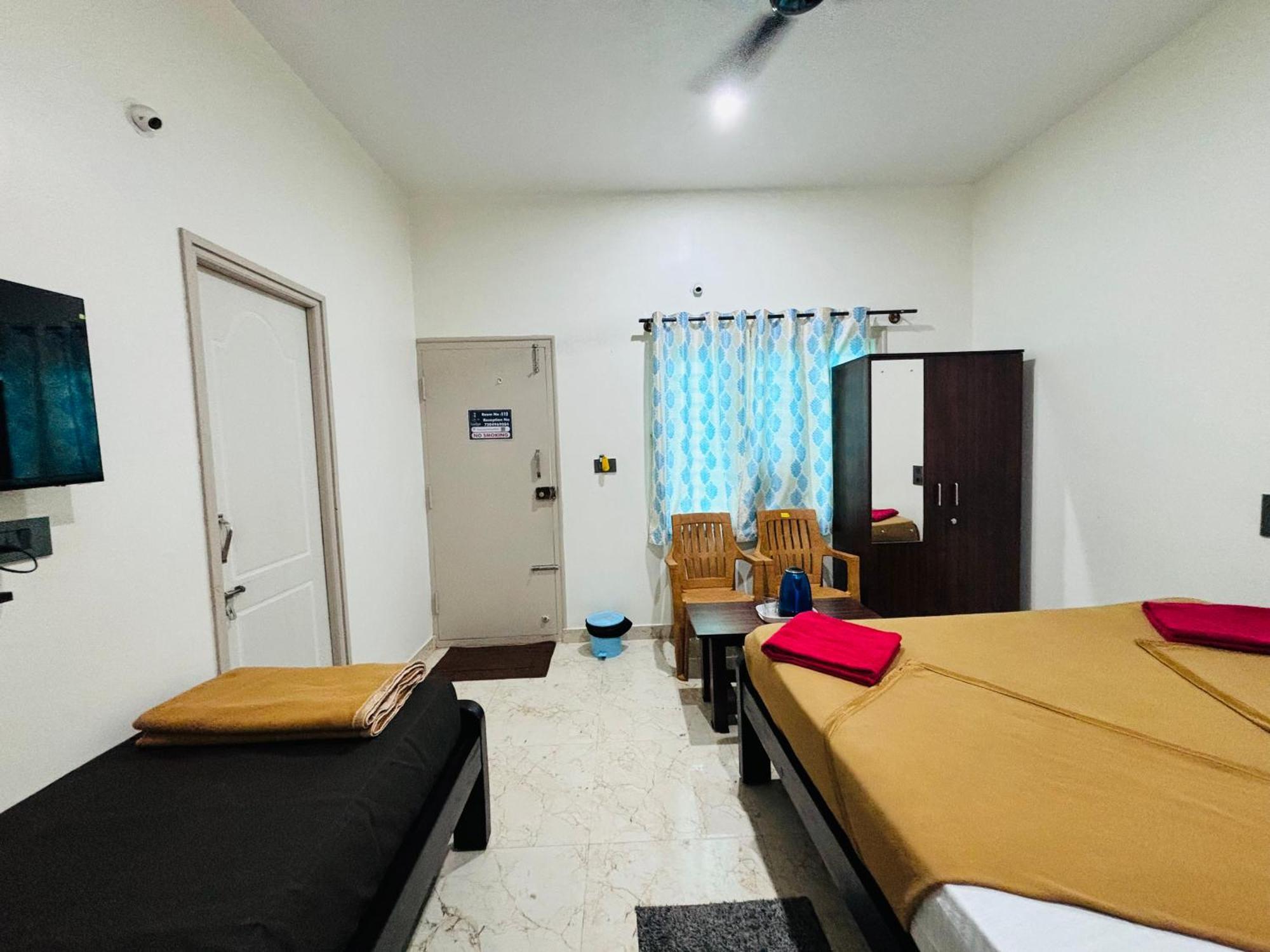 Sri Siri Lodge And Hotel Chikmagalūr Kültér fotó